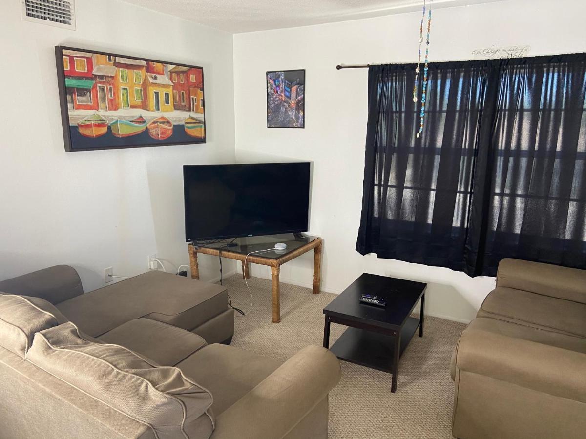 Private Room In A 2 Bedroom 1 Bathroom Shared With Host, On The Beach, Surrounded By Resorts, Only 2 People Max St. Pete Beach Exterior foto