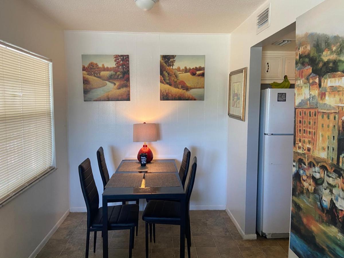Private Room In A 2 Bedroom 1 Bathroom Shared With Host, On The Beach, Surrounded By Resorts, Only 2 People Max St. Pete Beach Exterior foto